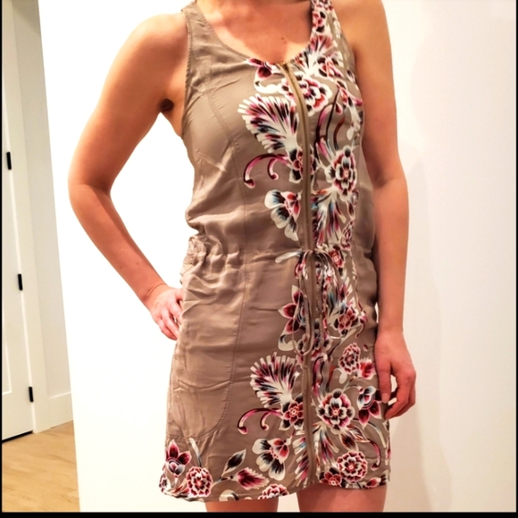 Line and Dot floral dress - Picture 3 of 4